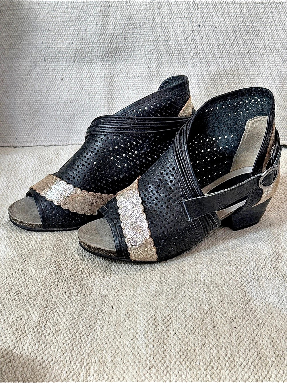 Dkode eur 37 Perforated leather Heeled bootie Sandals in Black & Gold tone